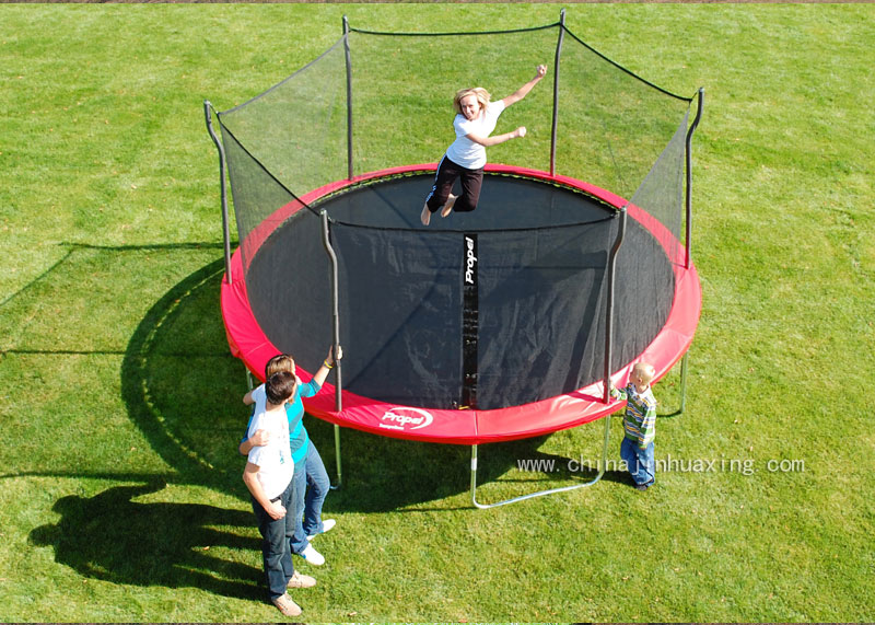 Round trampoline